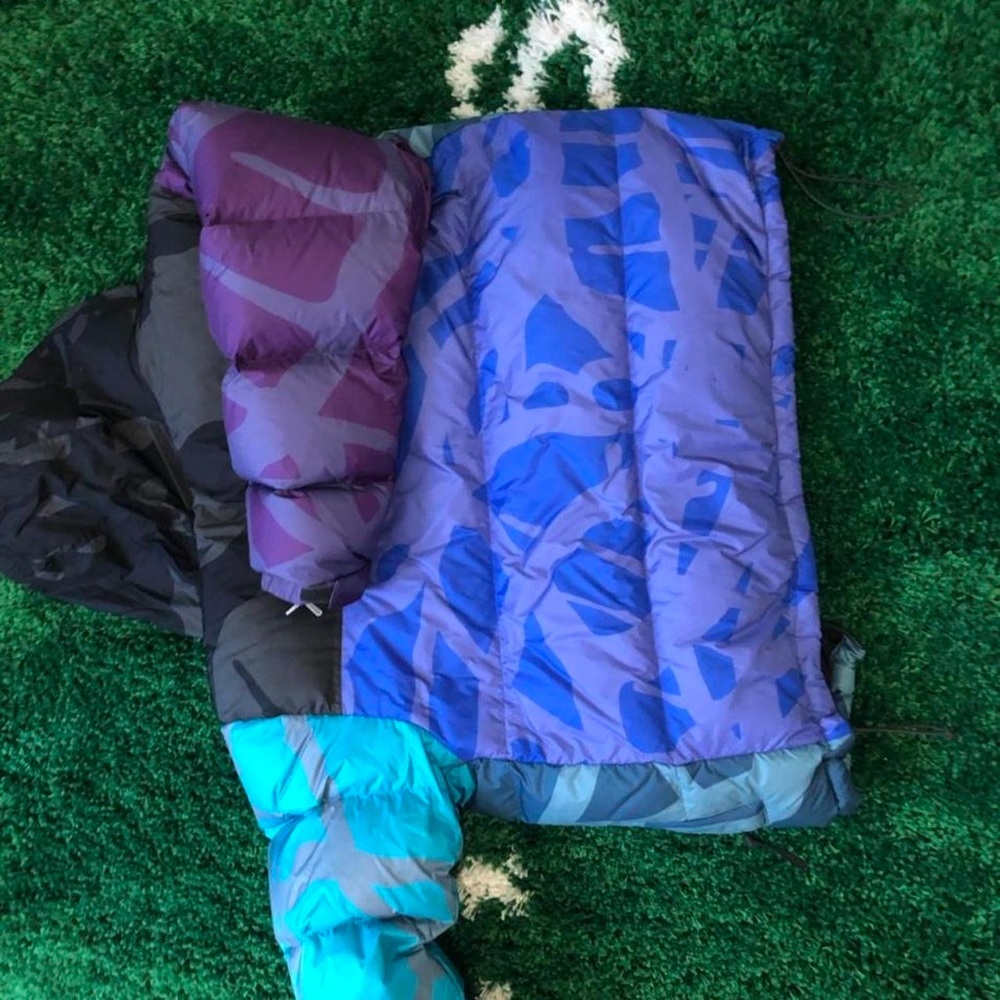 The Northface X KAWS - Picture 2 of 4